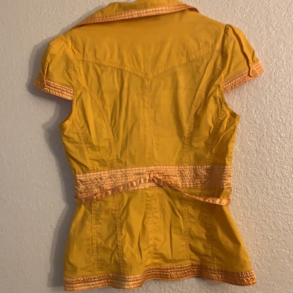 Gold Blouse - Picture 2 of 3
